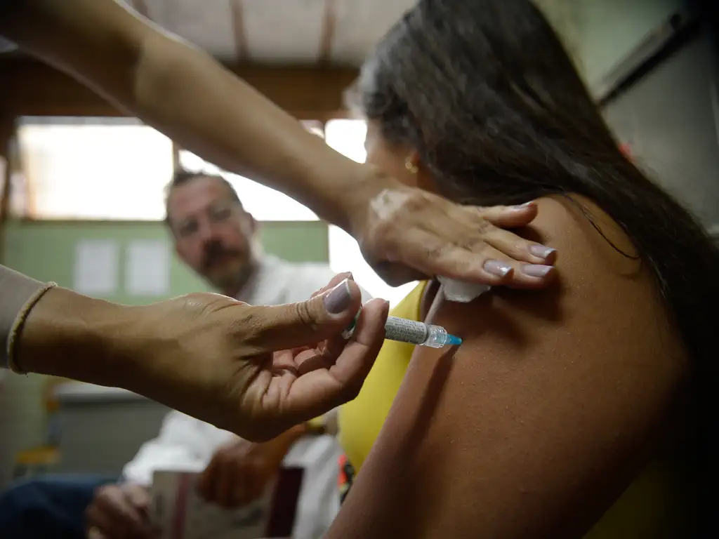 Imunizante contra o HPV demonstra eficácia prolongada após 12 anos, aponta pesquisa