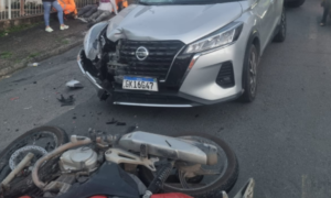 Colisão entre carro e moto deixa dois feridos em Poços de Caldas