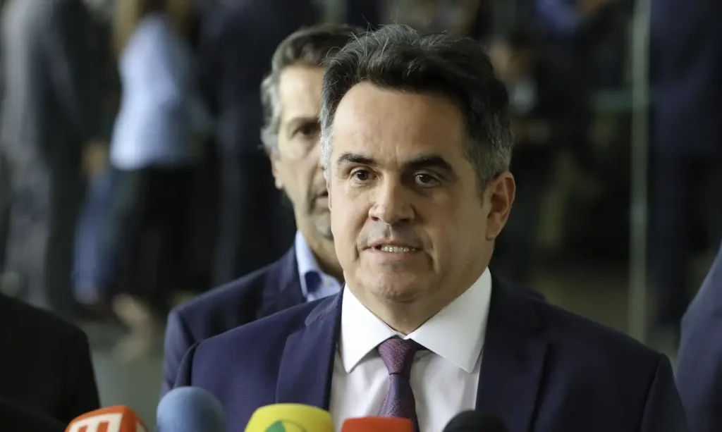 Ciro Nogueira: veja o que a PF aponta sobre pagamentos mensais e viagens ao exterior