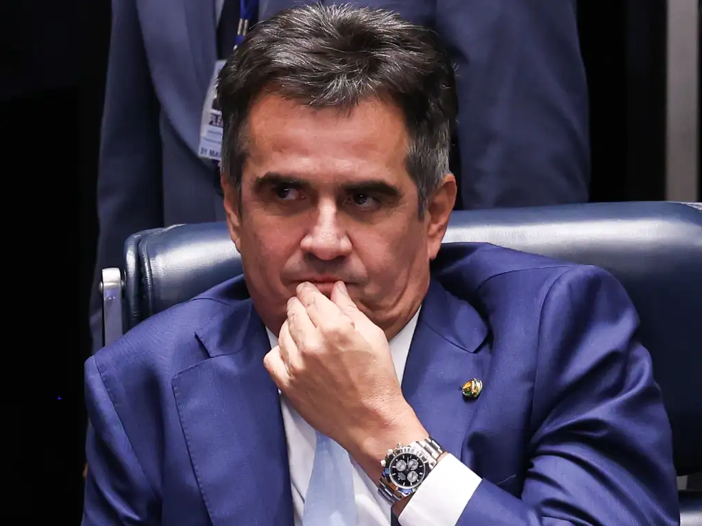 André Mendonça determina o bloqueio de aeronave de Ciro Nogueira após venda a cantor