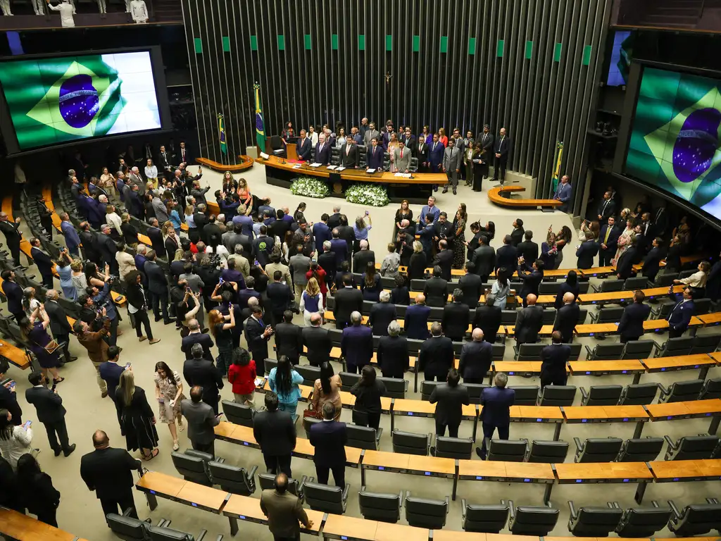 Lideranças do Congresso avaliam a necessidade de aplicação da Lei da Dosimetria e devem se posicionar sobre o tema